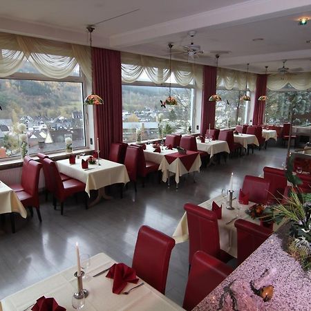 Hotel Lahnblick Бад Ласфе Екстериор снимка