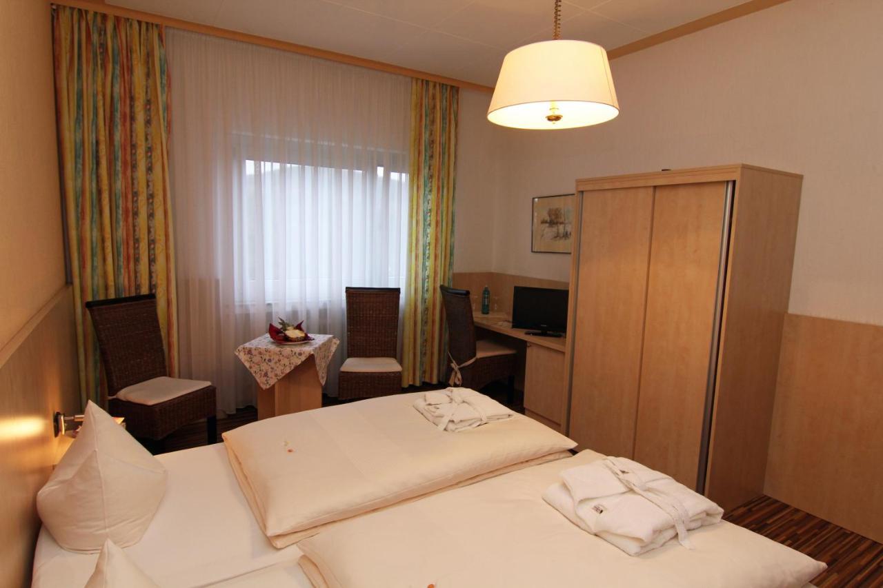 Hotel Lahnblick Бад Ласфе Екстериор снимка