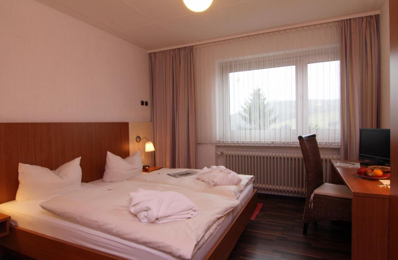 Hotel Lahnblick Бад Ласфе Екстериор снимка