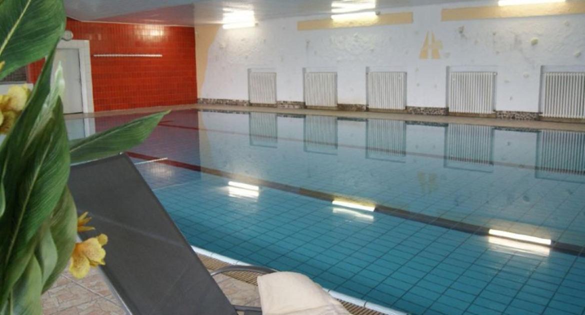 Hotel Lahnblick Бад Ласфе Екстериор снимка