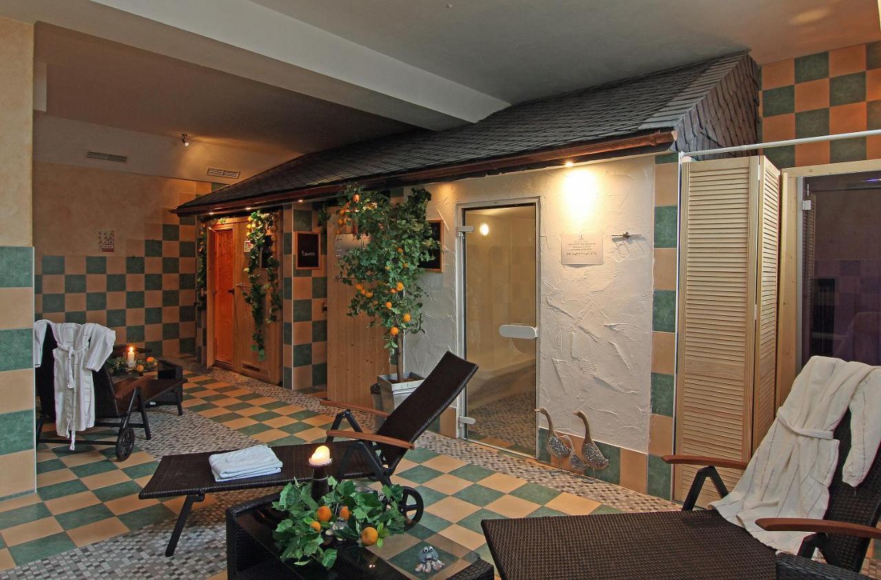 Hotel Lahnblick Бад Ласфе Екстериор снимка